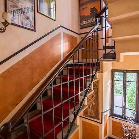 Villa Nocco Sleeps 12 *