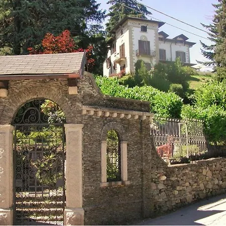 Villa Nocco Sleeps 12 *
